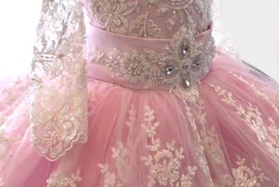 Video: What a Beautiful Dress!