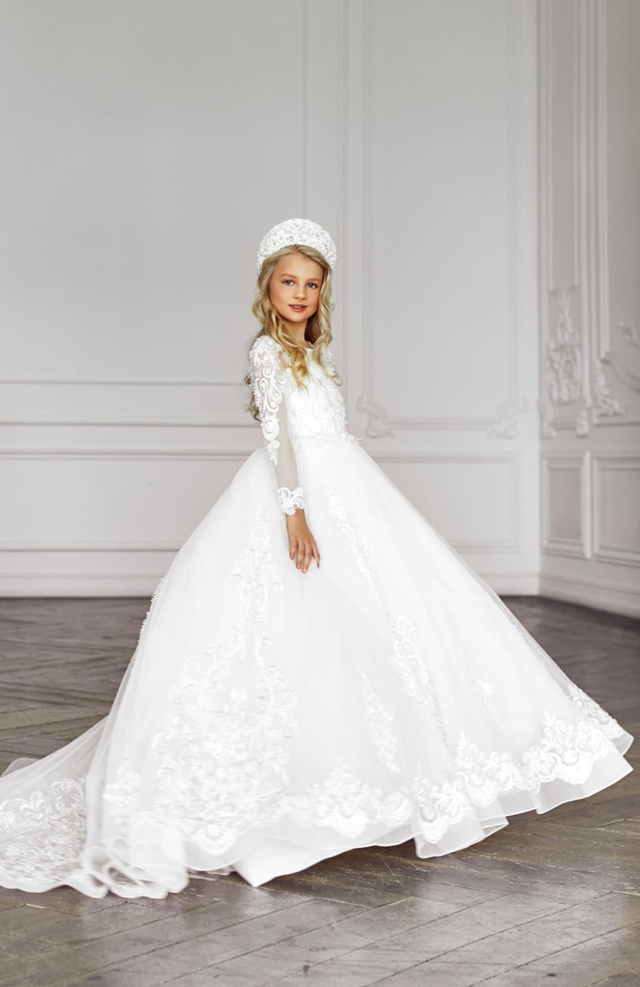 Long White Communion Lace Dress with Sleeves 9-10 Years / White Long White Communion Lace Dress with Sleeves 9-10 Years / White