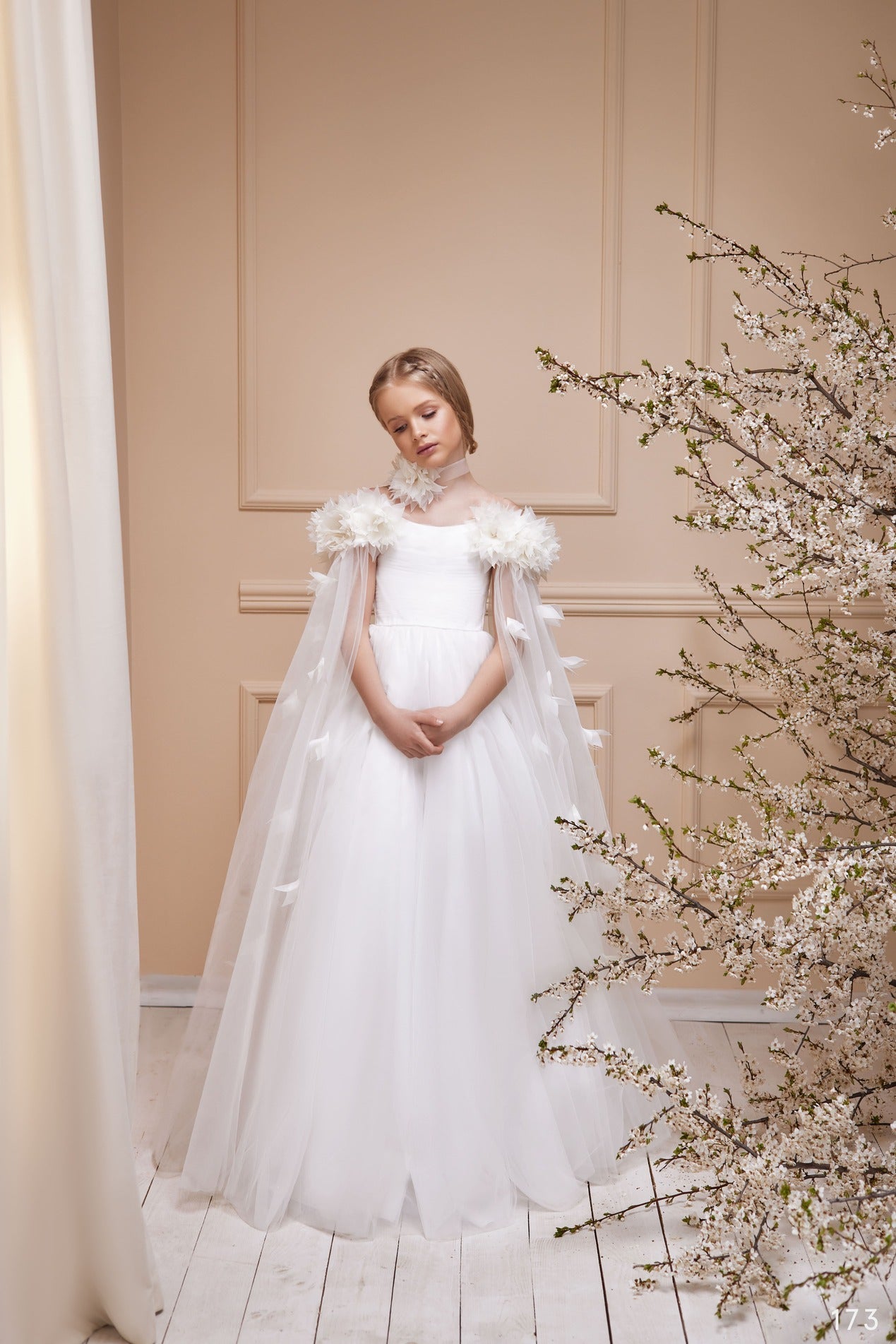 Junior Bridesmaid Dress with Detachable Cape 5-6 Years / Ivory
