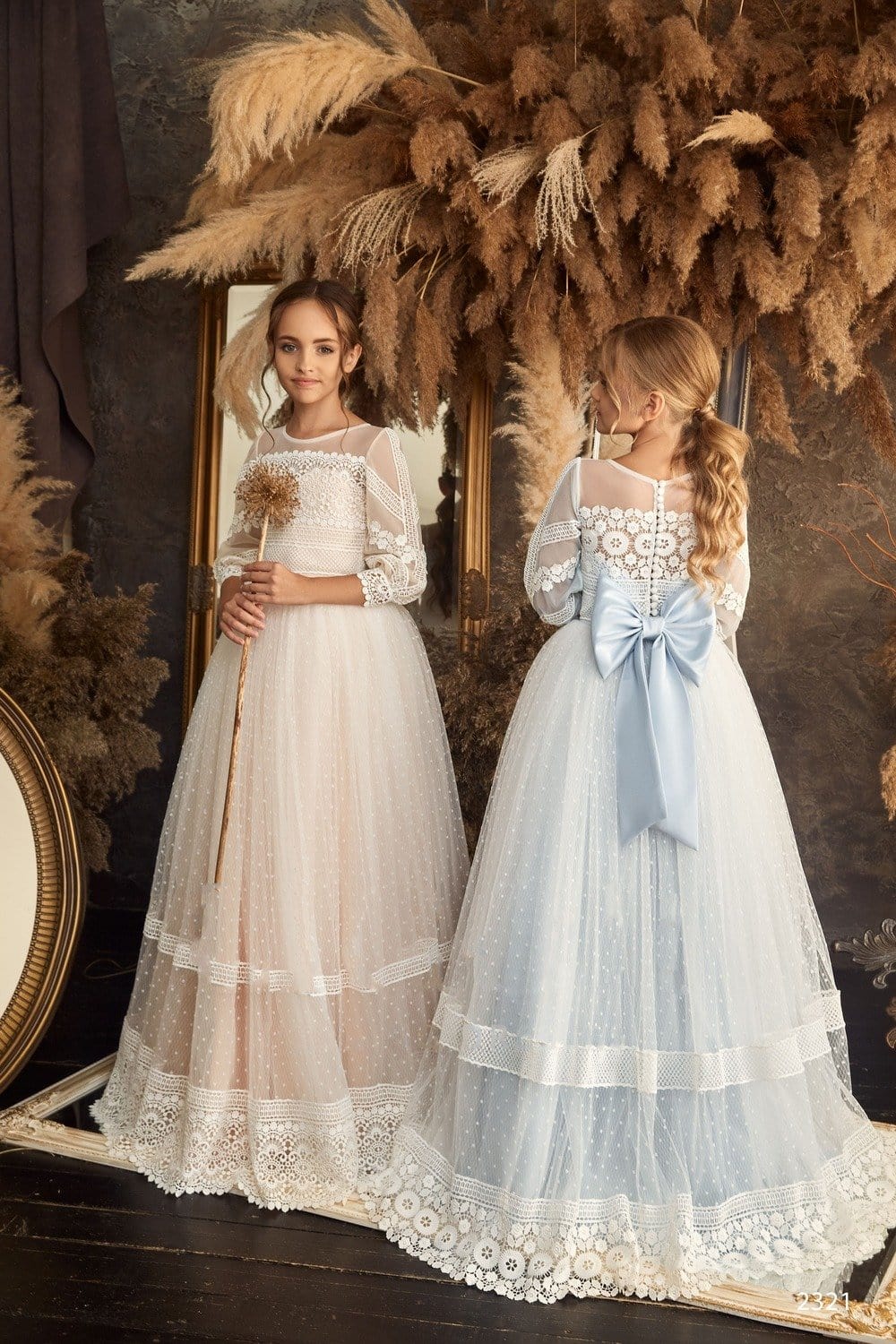 Light Blue Flower Girl Dress in Vintage Style Light Blue Flower Girl Dress in Vintage Style