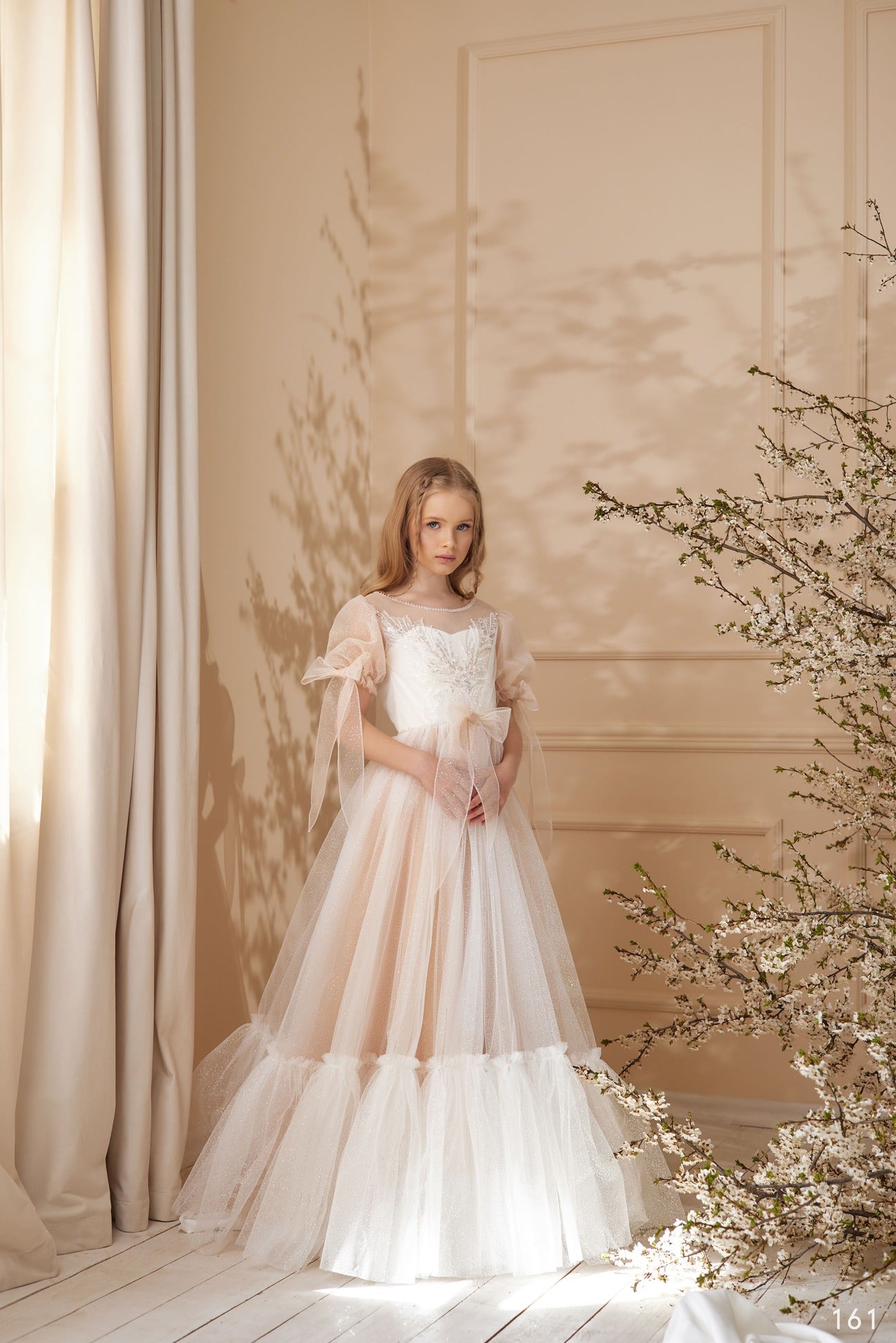 Flower Girl Dresses: Flower Girls Tulle Dress with Bow sleeves - Mia Bambina Boutique