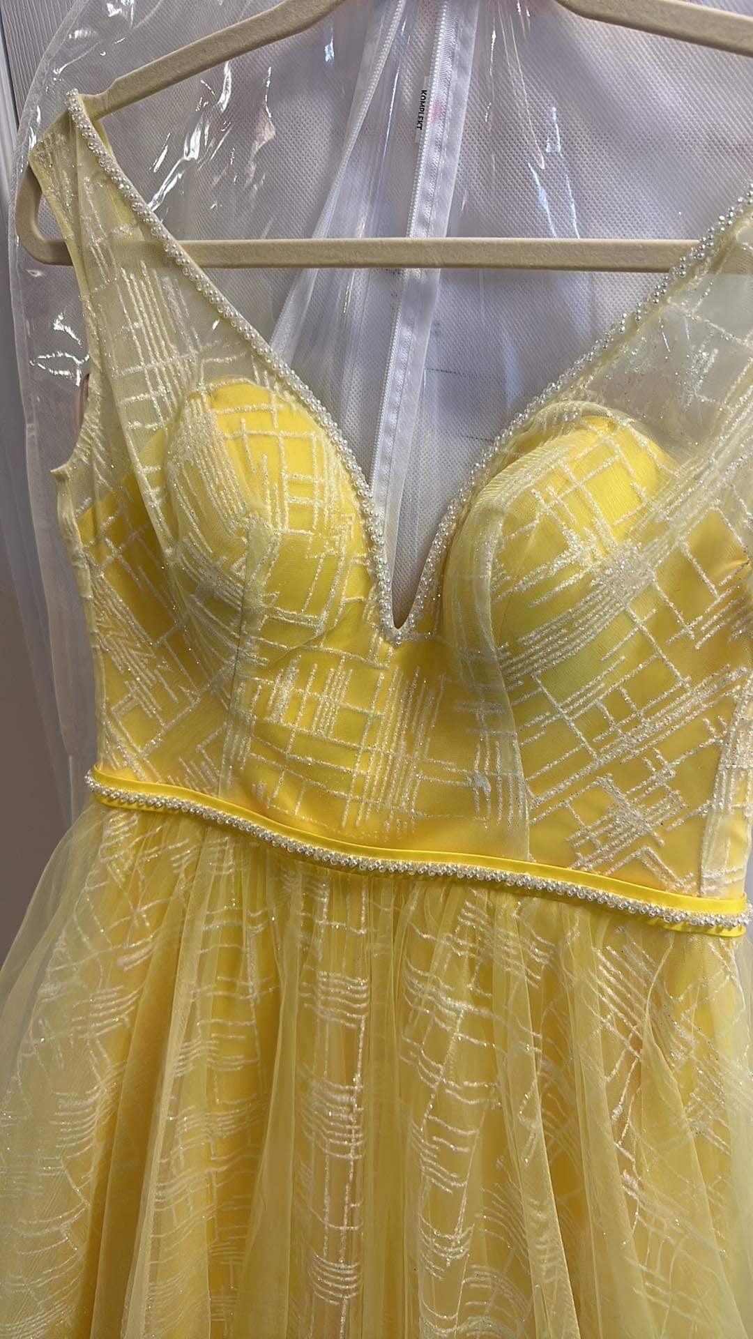 Yellow Sleeveless Backless Bridesmaids Dress Yellow Sleeveless Backless Bridesmaids Dress