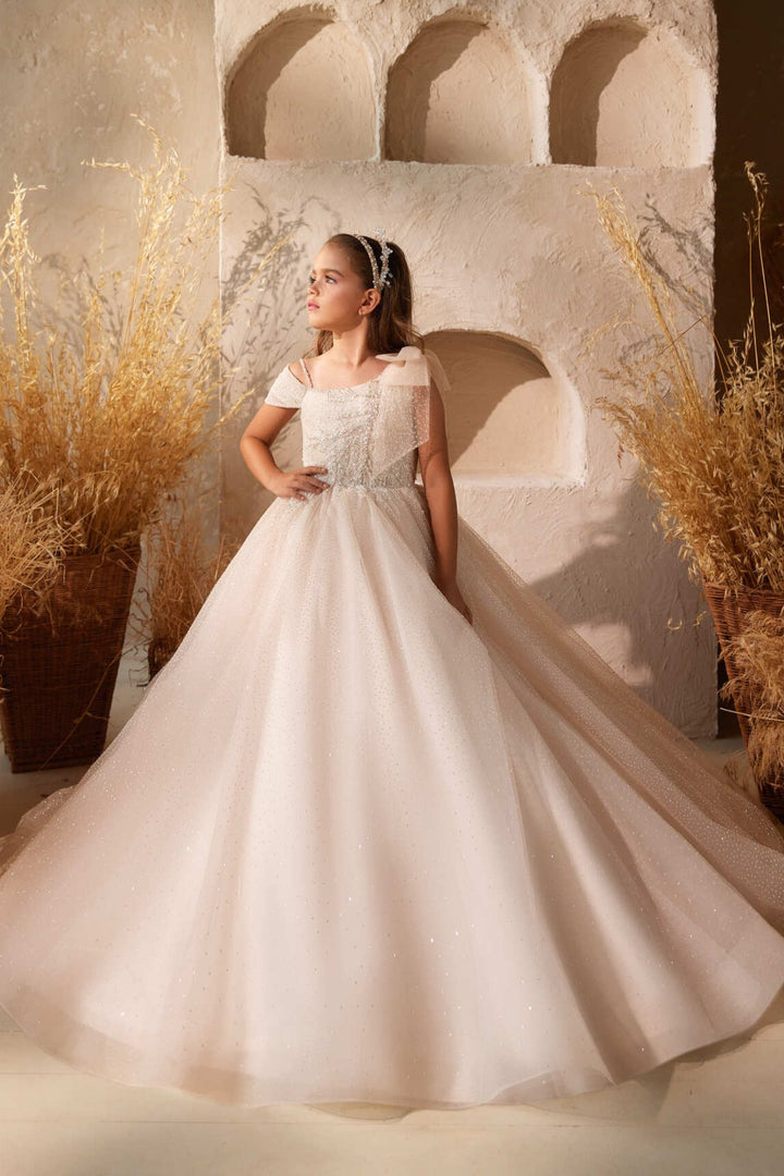 Charming Communion Dress with a Bow Detail Pre-order Size 5T-6 / Ivory Charming Communion Dress with a Bow Detail Pre-order Size 5T-6 / Ivory