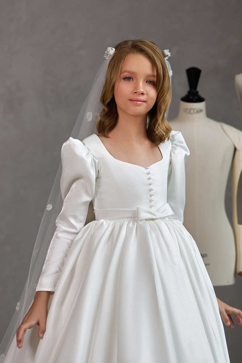 Girls First Communion veil with 3D floral appliqués and side hairpins in soft white tulle