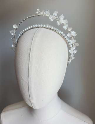 Handmade pearl and floral two-tier halo headband for girls – elegant Communion and wedding accessory