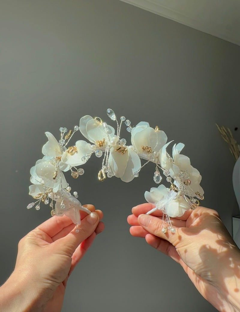 Handmade white floral hair crown for girls with gold bead and crystal details – Communion or flower girl accessory