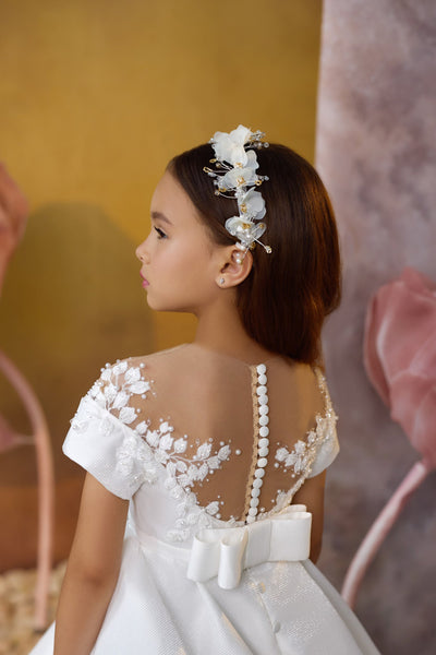 Handmade white floral hair crown for girls with gold bead and crystal details – Communion or flower girl accessory