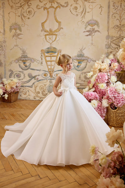 Elegant First Communion ball gown with pearls and satin bow
