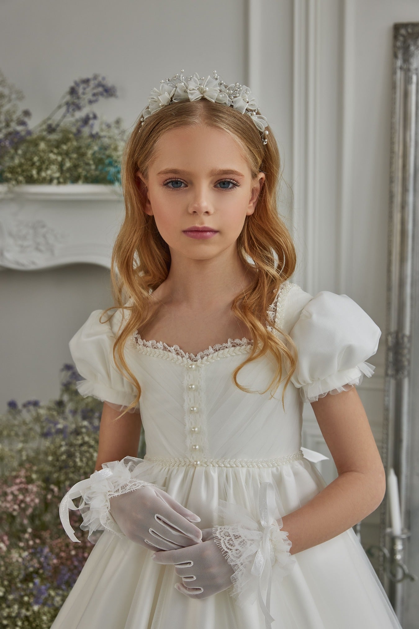 Gloves: Children's  Gloves with Lace Cuffs and Ribbons - Mia Bambina Boutique
