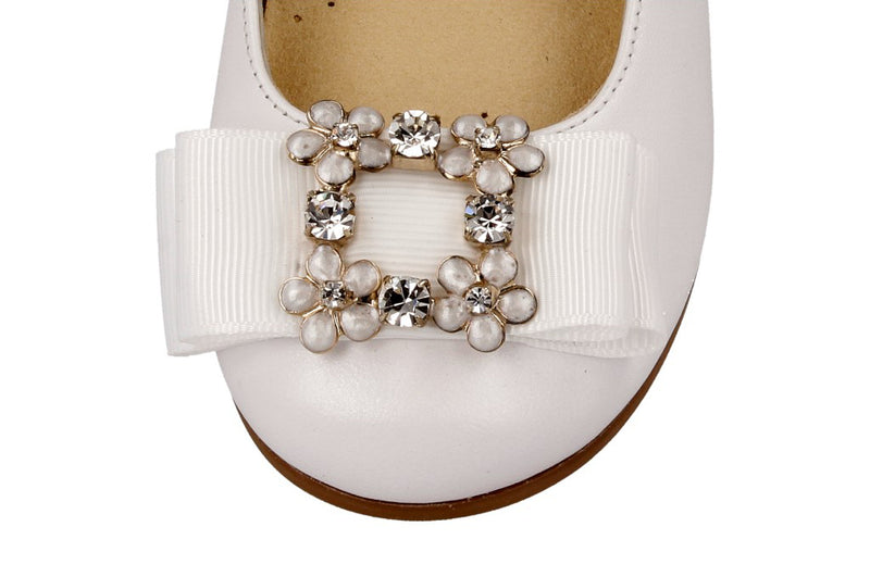 Classic Communion Ballerina Flats with a Brooch Bow by Andanines