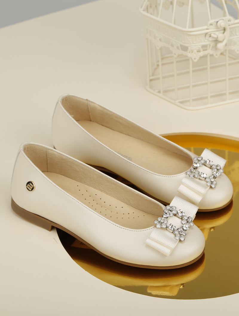 Classic Communion Ballerina Flats with a Brooch Bow by Andanines